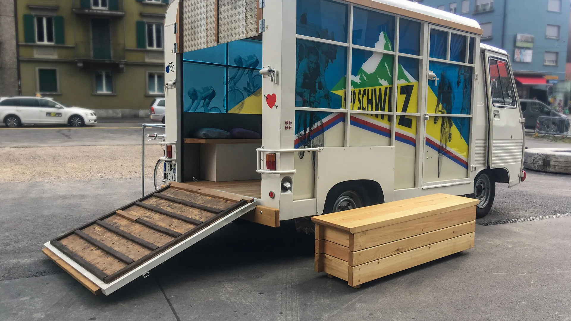 25 hours hotels: Fahrradtruck Zürich