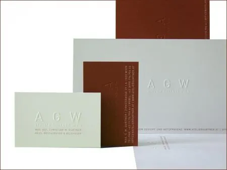 Geschäftsausstattung des Ateliers mit geprägtem AGW-Logo auf Karten