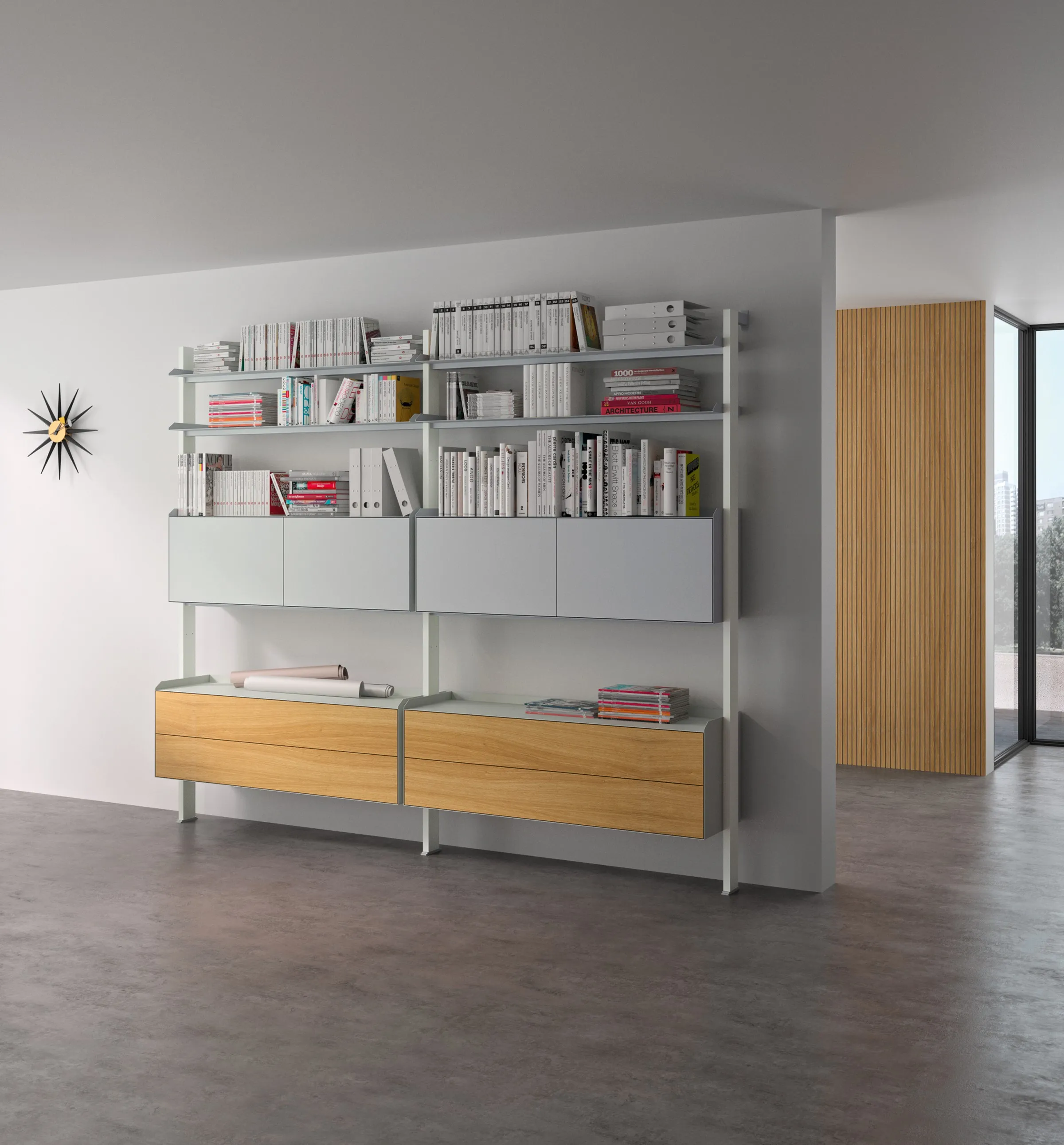 Weißes SCALA Wandregal mit Eichenschubladen und Büchern im hellen Loft