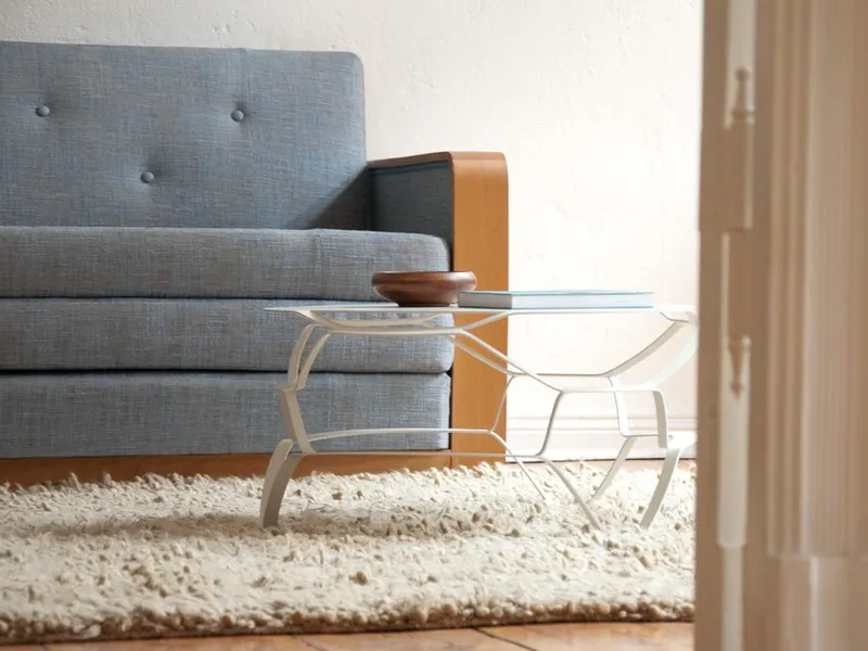 Pulpo: e27 berlin loll couch table scene 02